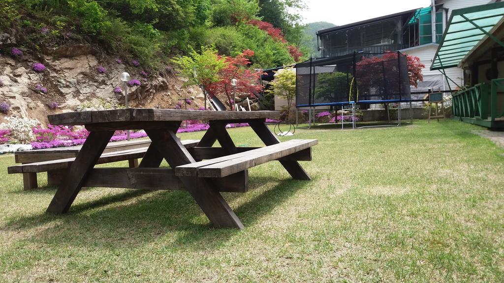 Charm Pension Gapyeong Exterior photo